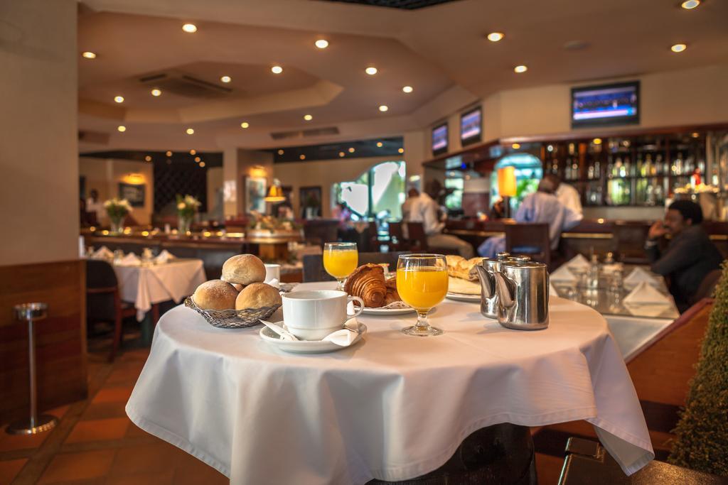 Отель Cafe De Rome Дакар Экстерьер фото