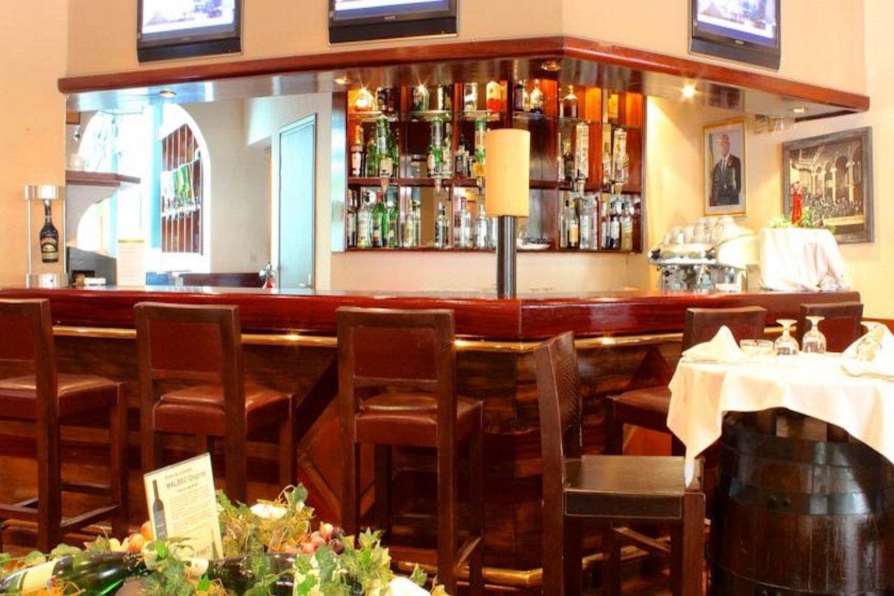 Отель Cafe De Rome Дакар Экстерьер фото