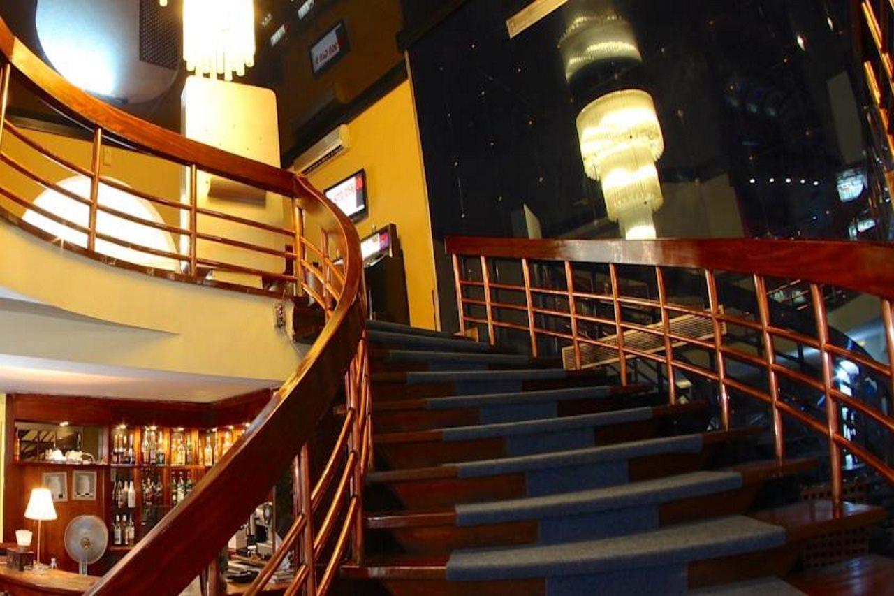 Отель Cafe De Rome Дакар Экстерьер фото